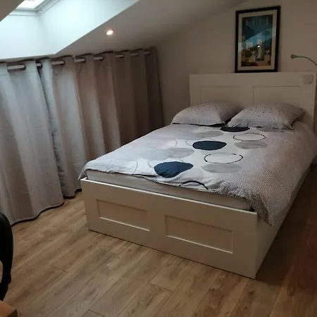 Maison Neuve Idealement Situee.