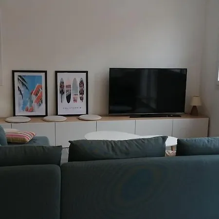 Maison Neuve Idealement Situee. Holiday home *