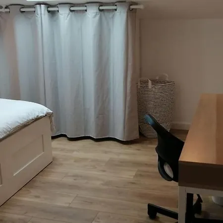 Maison Neuve Idealement Situee. Σπίτι διακοπών